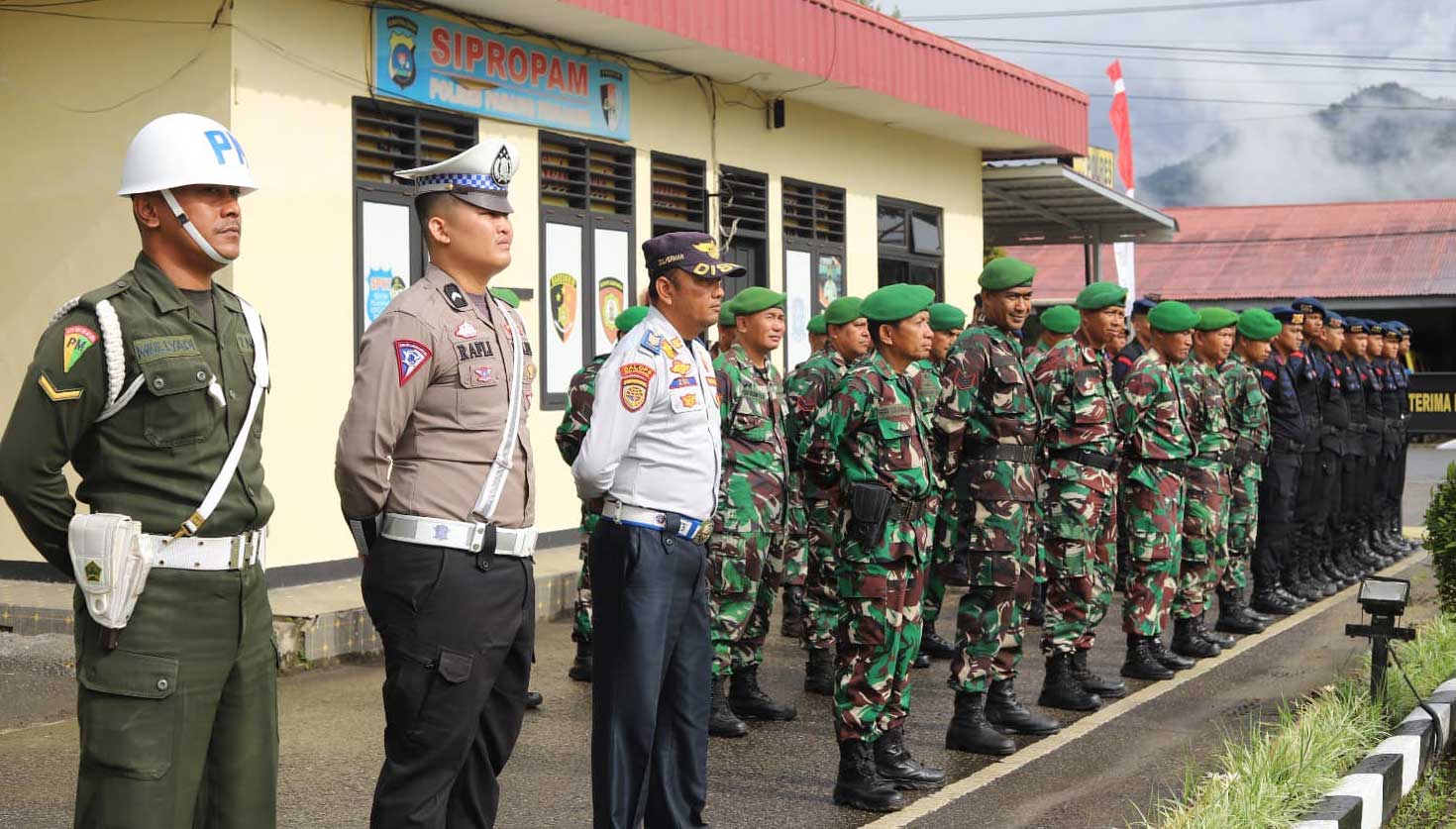 Personel gabungan ikut Operasi Keselamatan Singgalang. (kominfo)