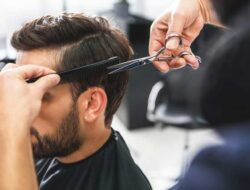 Usaha Ini Tak Ada Matinya, Pangkas Rambut di Padang, Segini Kisaran Tarifnya