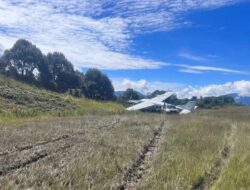 Crash Landing Saat Mendarat, Ban Pecah, Pesawat Hilang Kendali 8 Crash Landing Saat Mendarat, Ban Pecah, Pesawat Hilang Kendali