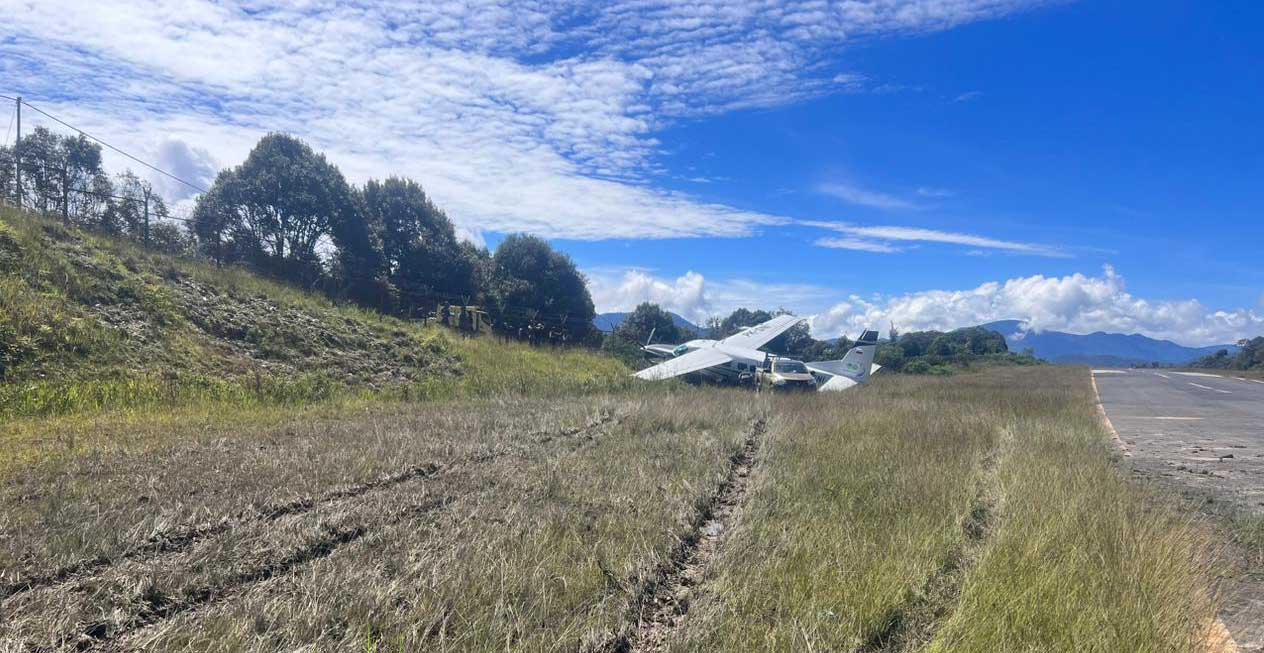 Pesawat crash landing di Bandara Bilorai Sugapa, Intan Jaya