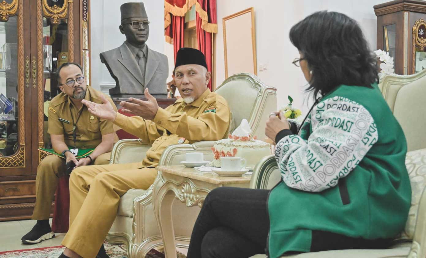 Gubernur Mahyeldi dialog dengan Ketua Umum PP Pordasi, Triwatty Marciano