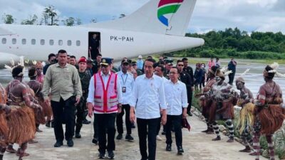 Presiden Joko Widodo Resmikan Pengembangan Bandara Ewer