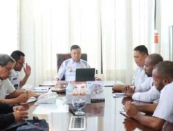 Bupati Freddy Thie Tawarkan Pengelolaan Pujasera ke Karang Taruna Kaimana 4 Bupati Freddy Thie Tawarkan Pengelolaan Pujasera ke Karang Taruna Kaimana