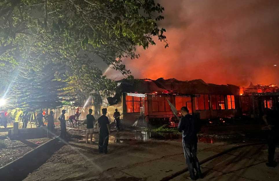 RSUD Puri Husada Tembilahan terbakar. (riau.go.id)