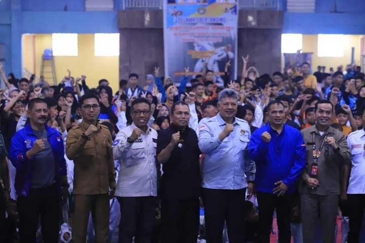 Foto bersama usai pembukaan Kejurprov Taekwondo di Sijunjung