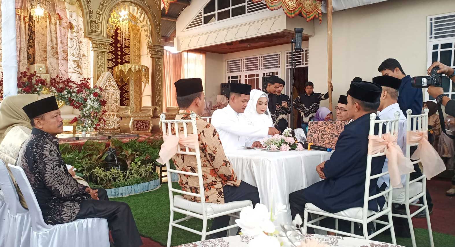 Prosesi ijab kabul Fadilla Rahmasari dengan Aditya Denura