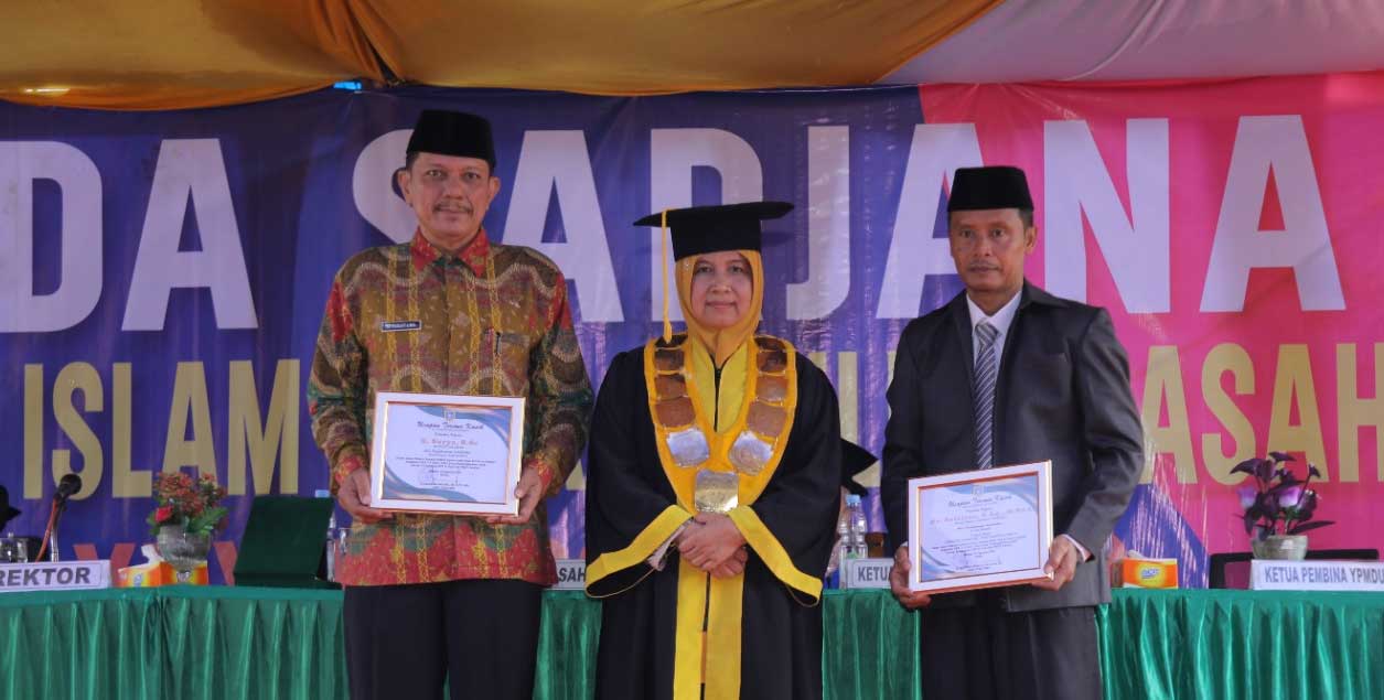 Staf Ahli Bupati Asahan hadiri wisuda IAIDU Asahan angkatan XXX