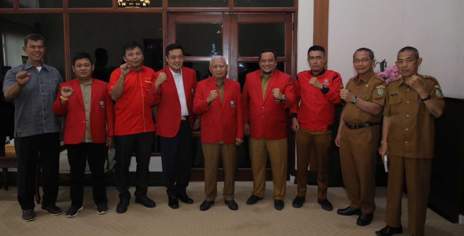 Foto bersama usai pertemuan