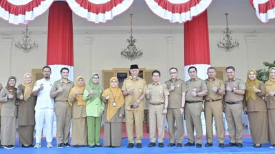 Gubernur dan jajaran bersama enam ASN yang meraih prestasi