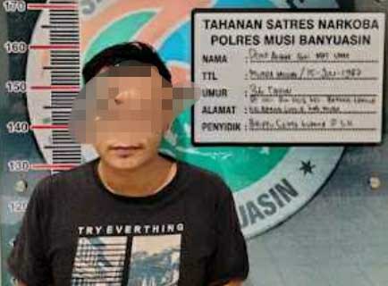 Terduga pengedar narkoba yang diamankan polisi