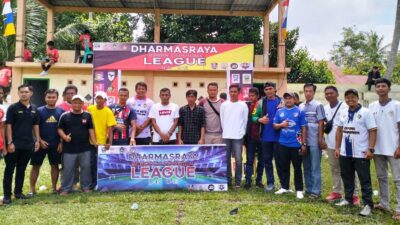 Foto bersama usai pembukaan kompetisi