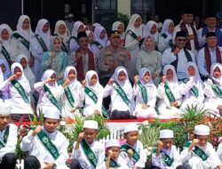Wisuda Akbar di Lubuk Sikaping, Bupati Pasaman Beri Bonus ke Hafidz 12 Wisuda Akbar di Lubuk Sikaping, Bupati Pasaman Beri Bonus ke Hafidz