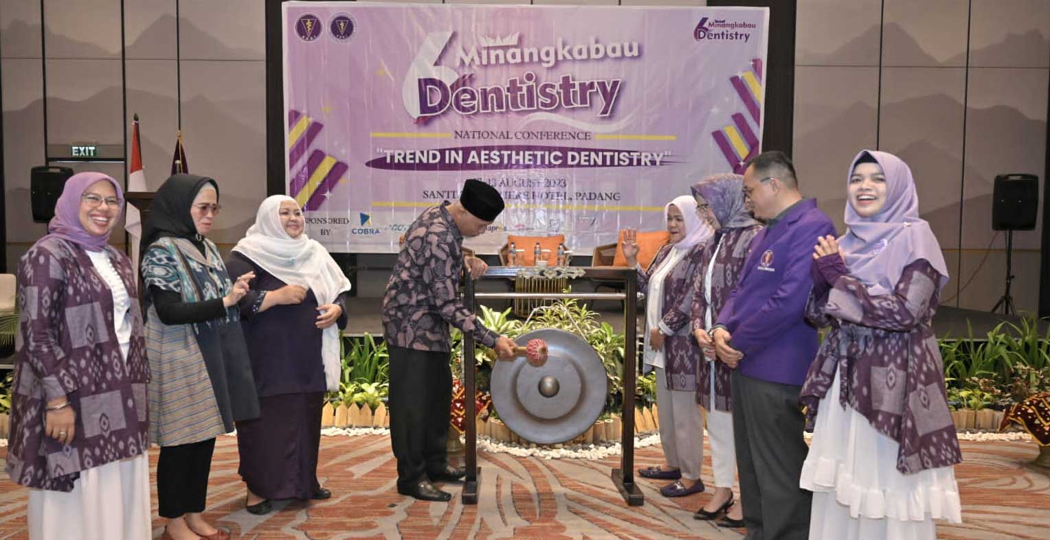 Gubernur Mahyeldi buka seminar nasional Minangkabau Dentistry VI dengan tema trens in aesthetic dentistry di Padang, 12-13 Agustus 2023.