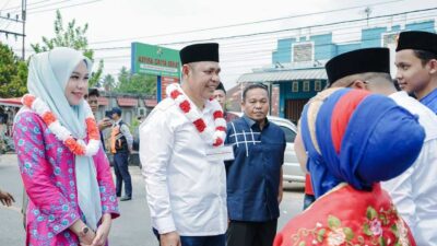 Bupati Epyardi Asda disambut masyarakat di Selayo
