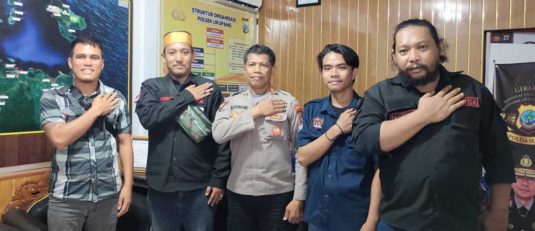 Kapolsek bersama pengurus LSM Garda Timur Indonesia
