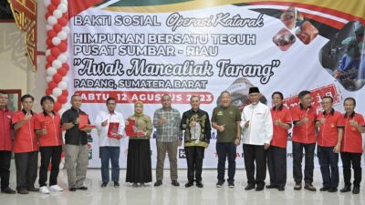 Gubernur Mahyeldi bersama dengan jajaran pengurus HBT. (pemprov)