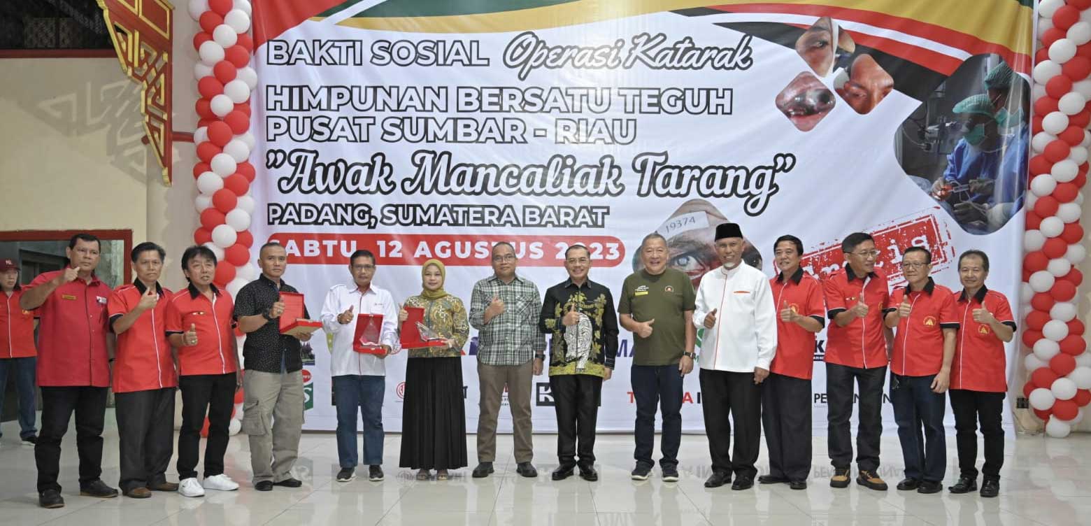 Gubernur Mahyeldi bersama dengan jajaran pengurus HBT. (pemprov)