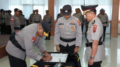 Serah terima jabatan di Polda Papua