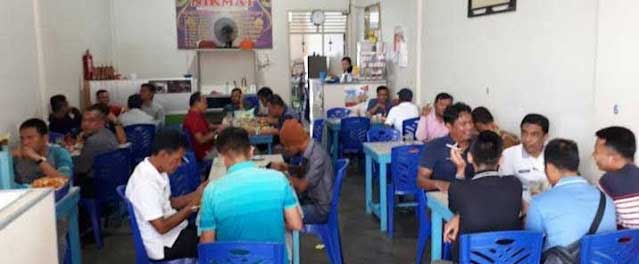 Ramai pengunjung di Kedai Kopi Nikmat
