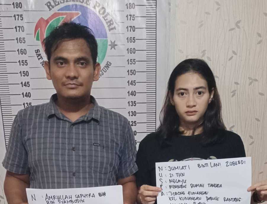 Dua warga yang diamankan polisi