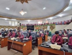 Puluhan Mahasiswa Unes Studi Lapangan di DPRD Padang