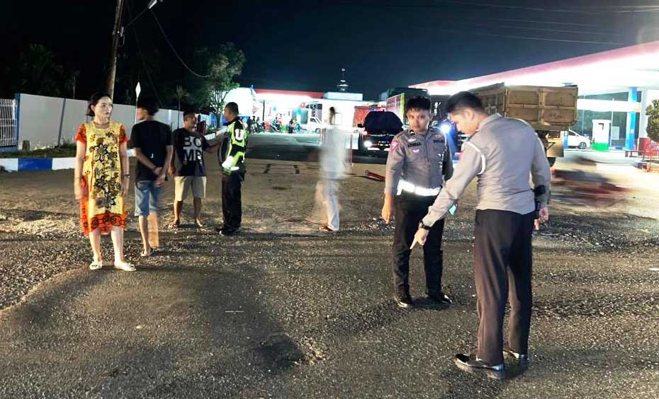 Polisi olah TKP kecelakaan lalu lintas