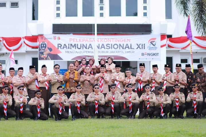 Kontingen Pramuka Kota Solok bersama Wakil Wali Kota Dr.H.Ramadhani Kirana Putra