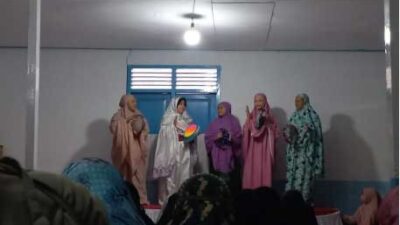 Mahasiswa KKN Unand Ajarkan Seni Rebana di Surau Baanjung