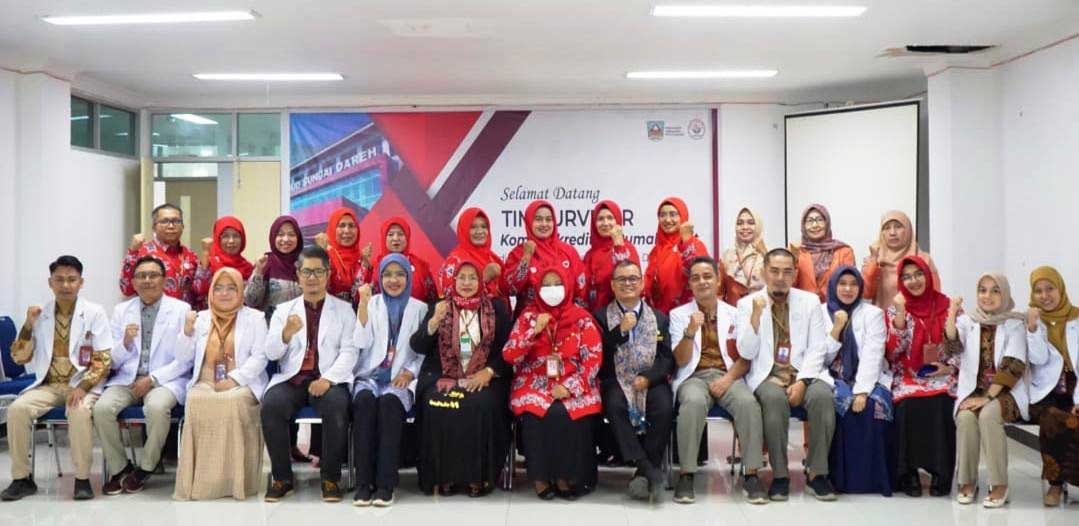 Jajaran RSUD Sungai Dareh bersama jajaran Komisi Akreditasi Rumah Sakit