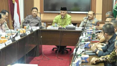 Gubernur dan forkopimda Sumbar bertemu dengan jajaran Pemkab Pasbar. (pemprov)