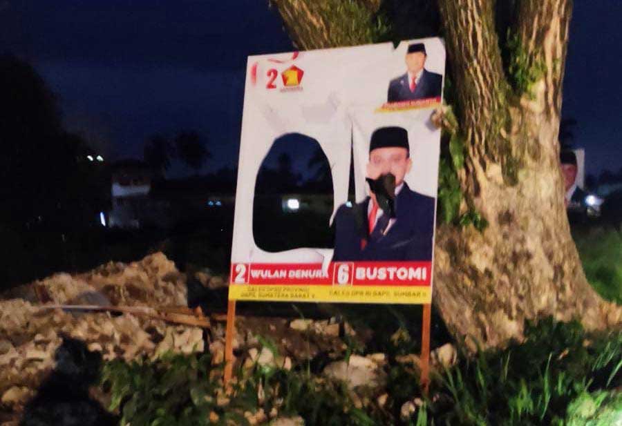 Baliho yang dirusak oknum