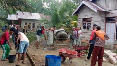 Pengecoran yang dilakukan Tim Pelaksana Kerja atau TPK Desa Kasang Limau Sundai ini berada di jalan lingkungan Kampung RT 05/RW 03 Dusun 03.