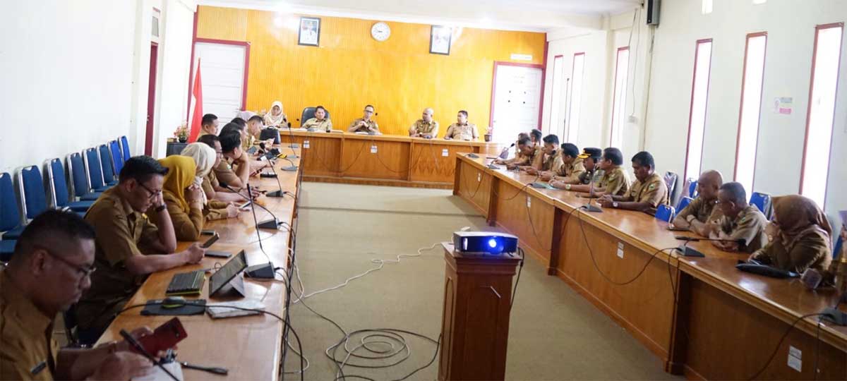Pertemuan Sekdakab Solok dengan kepala OPD