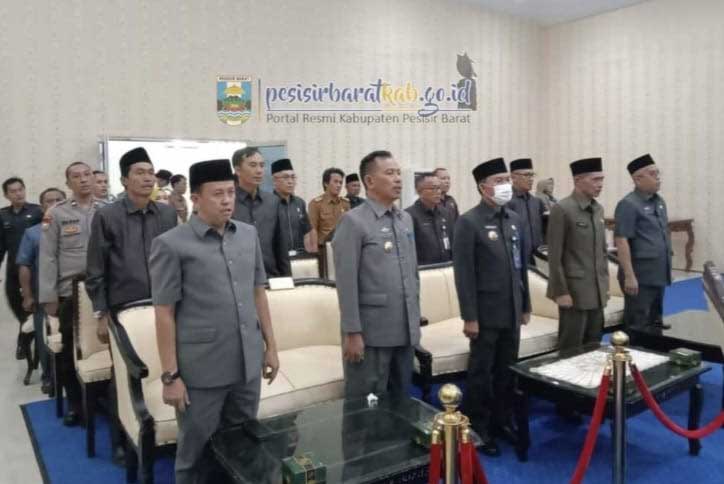 Bupati bersama anggota DPRD Pesisir Barat