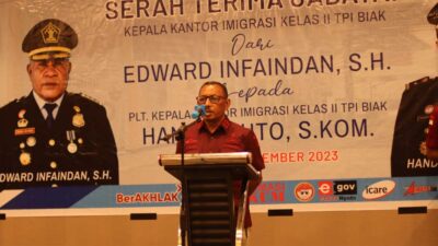Kepala Kantor Wilayah Kementerian Hukum dan HAM Papua, Anthonius M. Ayorbaba beri sambutan