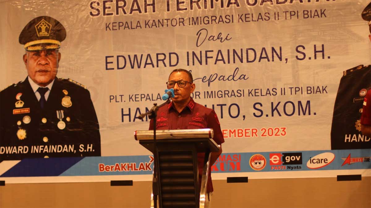 Kepala Kantor Wilayah Kementerian Hukum dan HAM Papua, Anthonius M. Ayorbaba beri sambutan