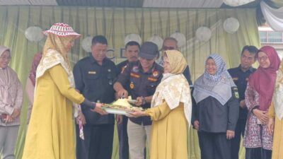 Bank Sampah Unit Kelok Salayang Memang Top, Sampah Diolah Jadi Tas Hingga Tempat Tisu