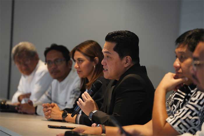 Ketua Umum PSSI, Erick Thohir berikan keterangan pers terkait pembentukan Satgas Antimafia Bola di Jakarta. (pssi)