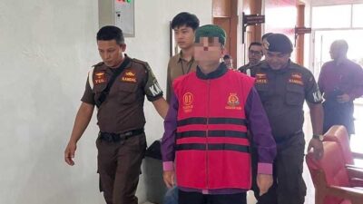 Tersangka dibawa menuju ruang penahanan