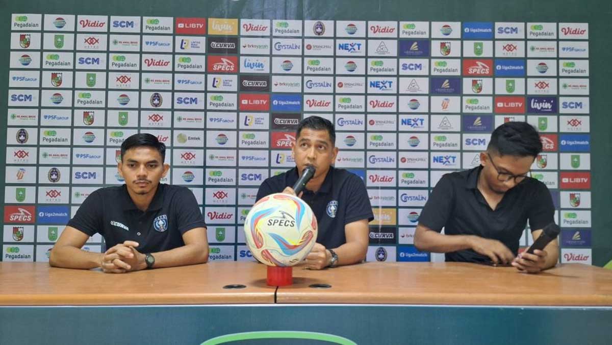 Pelatih PSPS Riau berikan keterangan pers jelang laga dengan Semen Padang. (riau.go.id)