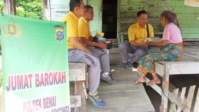 Jumat Barokah, Polsek Benai Antar Sembako ke Rumah Warga Kurang Mampu