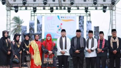 Foto bersama usai penutupan event Rang Solok Baralek Gadang