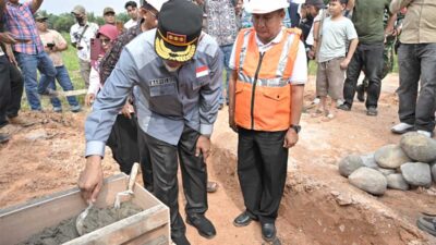 Gubernur Mahyeldi Ansharullah letakkan batu pertama pembangunan unit sekolah baru (USB) SMK Negeri 1 Sungai Beremas, Kabupaten Pasaman Barat, Kamis (28/9/2023).