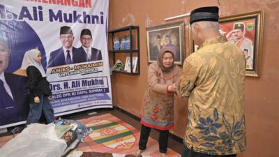 Gubernur melayat ke rumah duka. (pemprov)
