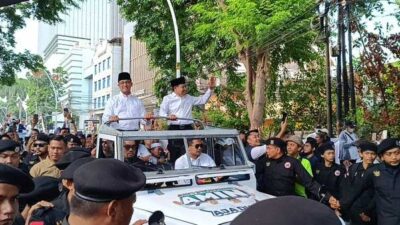 Pakai Baju yang Simple Saja, Anies-Cak Imin Daftar ke KPU, Relawan di Pesisir Barat Makin Semangat