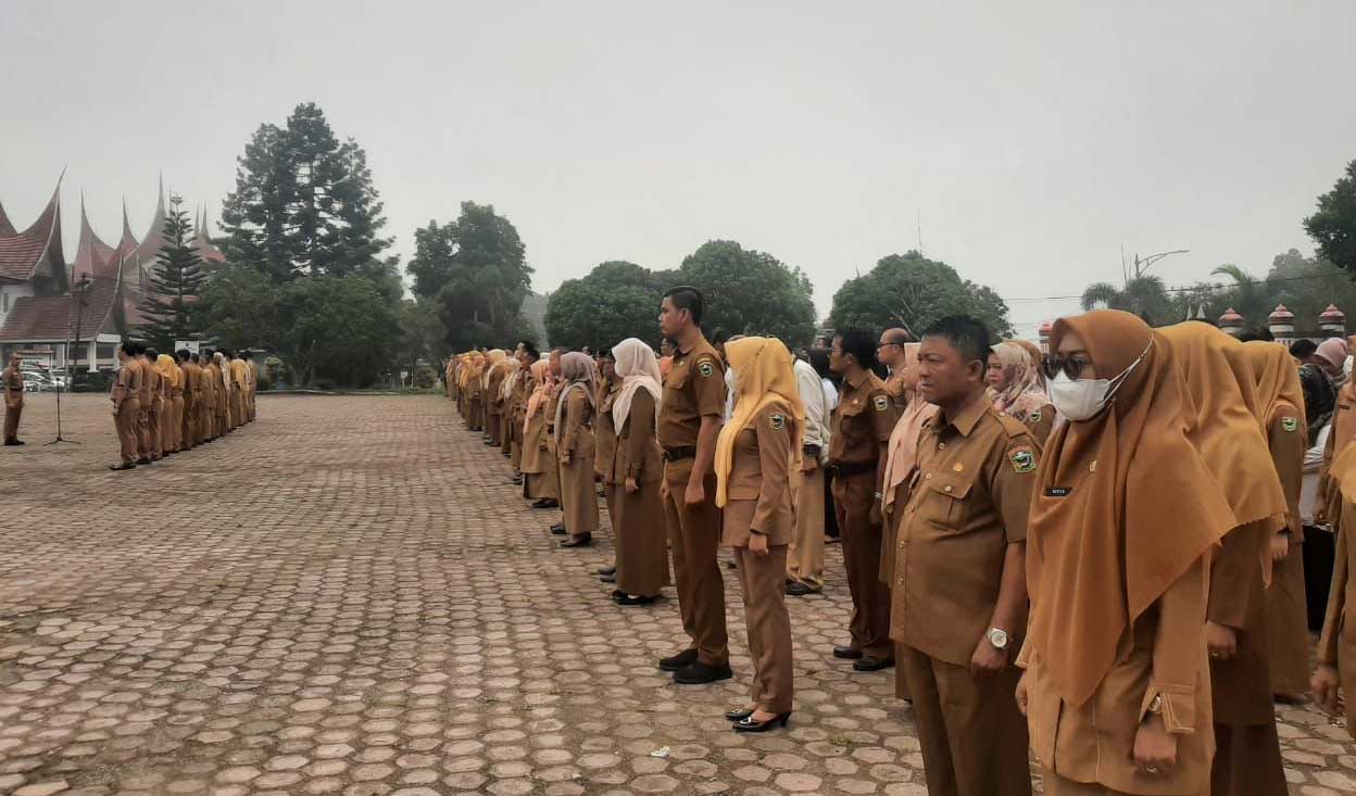 Apel gabungan di Pemkab Solok.