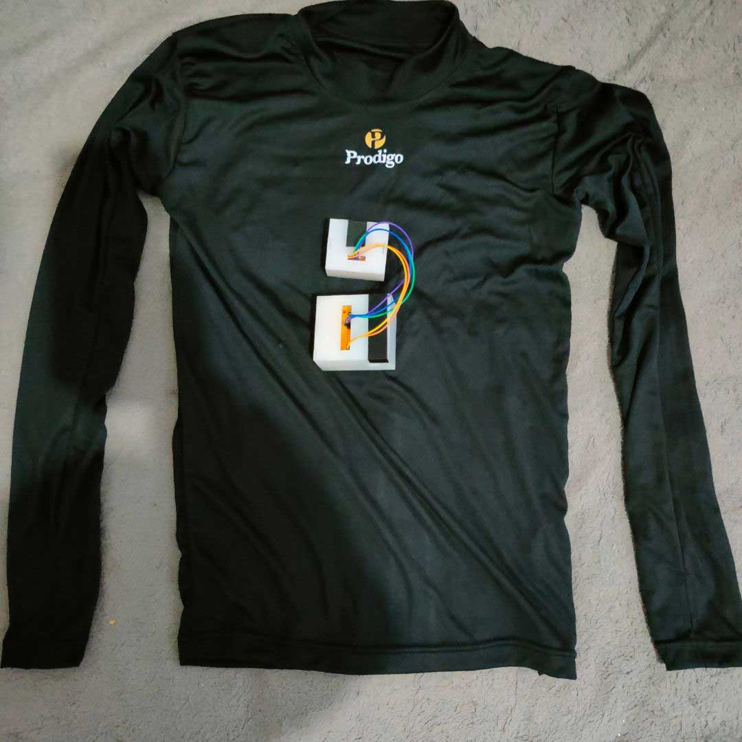 Baju hasil ciptaan mahasiswa Unand bisa cegah penyakit jantung koroner. (humas)
