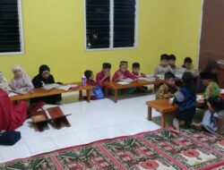 Jangan Habiskan Waktumu dengan Gadget, Anak-anak dan Remaja Aktif Mengaji di Musala Polsek Cerenti 6 Jangan Habiskan Waktumu dengan Gadget, Anak-anak dan Remaja Aktif Mengaji di Musala Polsek Cerenti