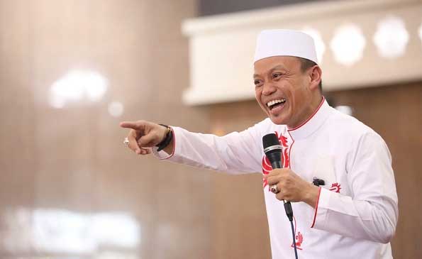 Ustaz Das'ad Latif. (kabar makassar)