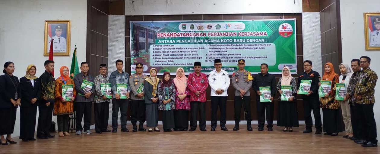 Foto bersama usai penandatangan kerja sama